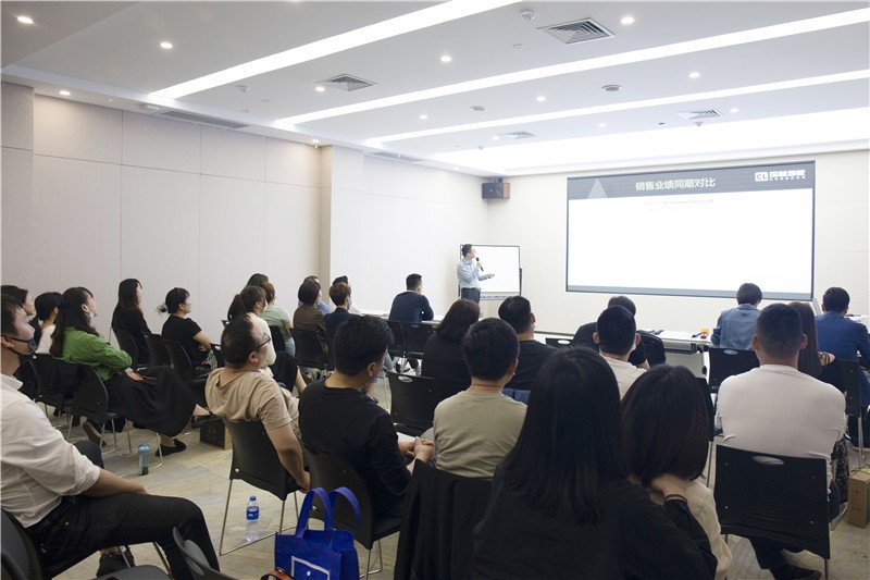 “國(guó)林地板濃情仲夏再起航”4月銷(xiāo)售總結(jié)暨5月培訓(xùn)會(huì)圓滿(mǎn)成功